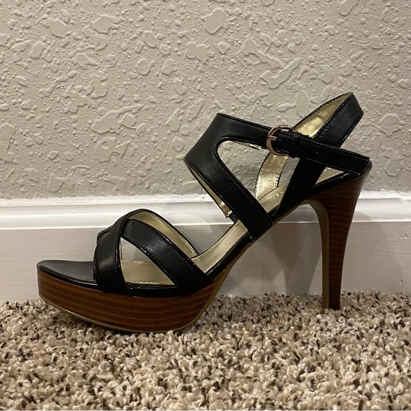 Tommy Hilfiger Heels - Picture 8 of 14